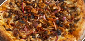 white chicken pizza from firepit pizza tavern