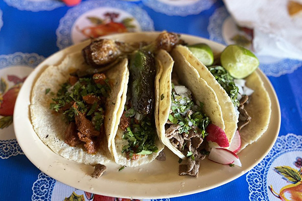 tacos from mi barrio in grant park 