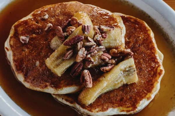 Ria's Bluebird - Banana & Pecan Pancake