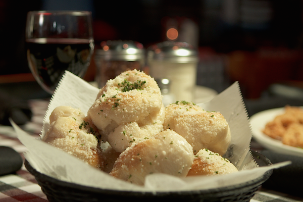 Ippolito's Garlic Knots 600x400