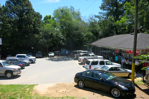 Heirloom Market BBQ Parking Lot 600x400