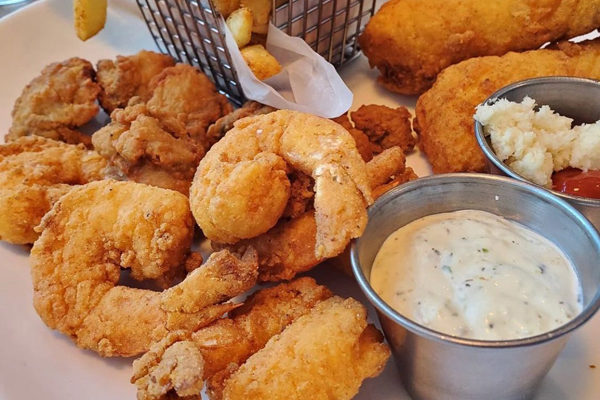 Big B's Fish Joint - Admiral's Feast | Photo: Facebook/bigbsfishjoint | 4600 Roswell Rd d140 Sandy Springs, GA 30342