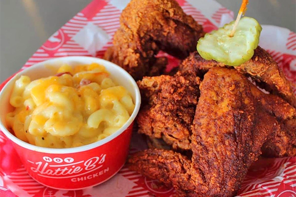 Hattie B's Chicken Wings & Pimento Mac & Cheese | Photo: Facebook/hattiebsATL