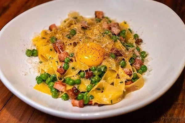 a mano - Carbonara | Photo: amanoatl.com