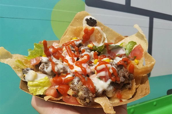 The Bento Bus - Asian BBQ Steak Nachos | Photo: Facebook/bentobus