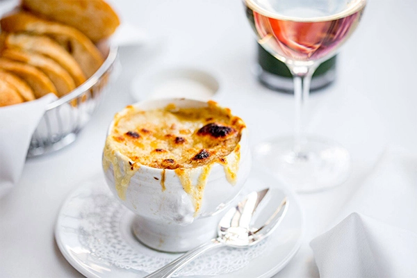 Le Bilboquet - French Onion Soup | Photo: Facebook/lebilboquetatlanta
