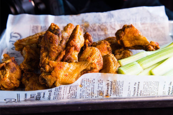 Three Dollar Cafe - Wings | Photo: Facebook/Three-Dollar-Cafe-Main