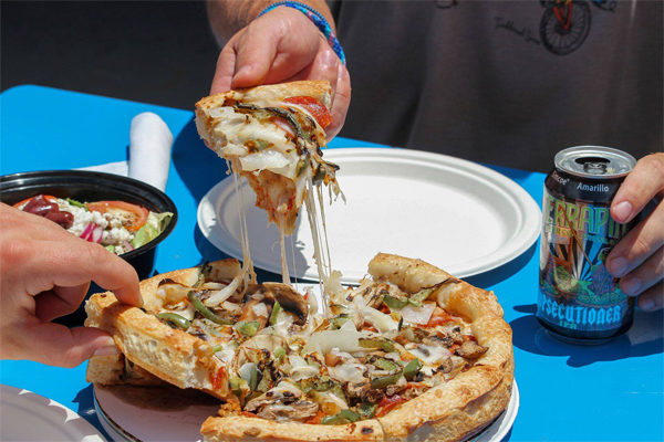 Athen's Pizza - Greek Pizza | Photo: Facebook/AthensPizzaAtlanta