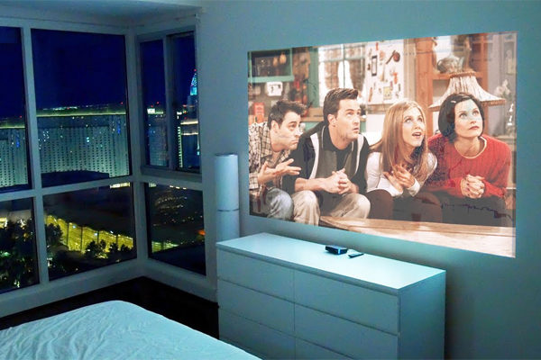 Bedroom - Projector | Photo: Youtube/TechDaily