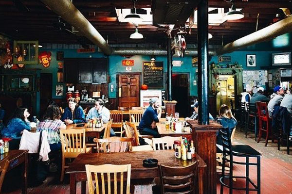 the interior of the earl in atlanta