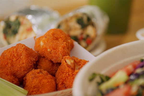 spicy buffalo cauliflower wings from Envegan.