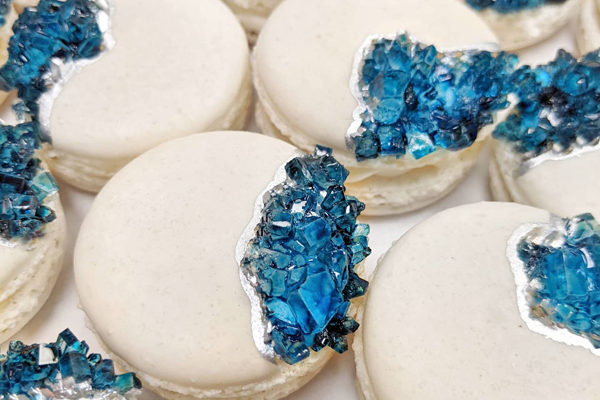 Mac Lab Bakery - Geode Macaron | Photo: Facebook/maclabbakery