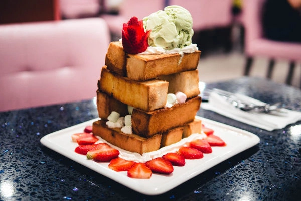 Snowflake Tea House - Honey Toast | Photo: Yelp