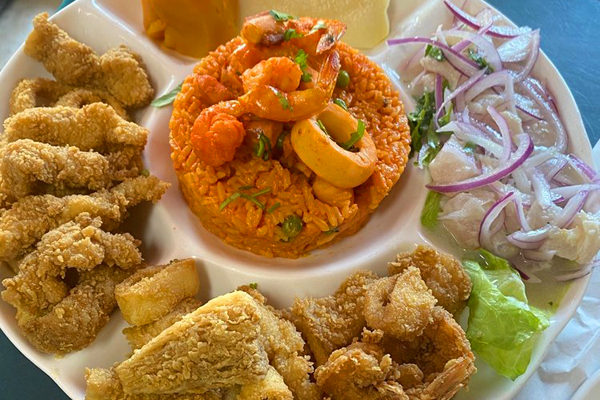 Costa Verde Restaurant - Seafood Sampler | Photo: Yelp