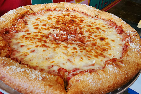 Mellow Mushrom - Stone-baked Cheese Pizza | Photo: Facebook/mellowmushroom