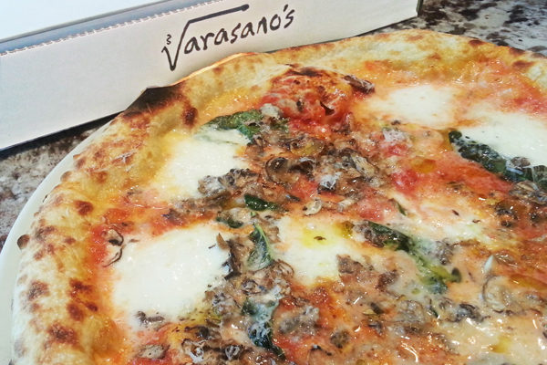 Varasano's Pizzeria - Pizza | Photo: Facebook/VarasanosPizzeria