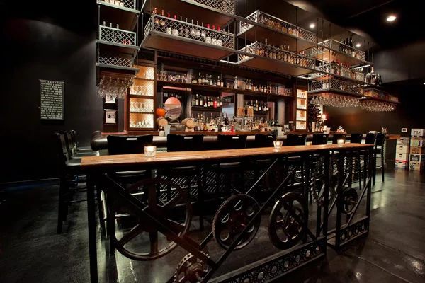 Eleanor's - Bar | Photo: mussandturners.com