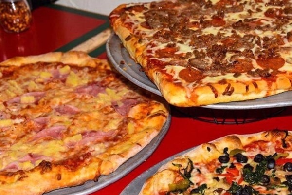 Cosmo's Pizza and Social- Pizza | Photo: 11alive.com