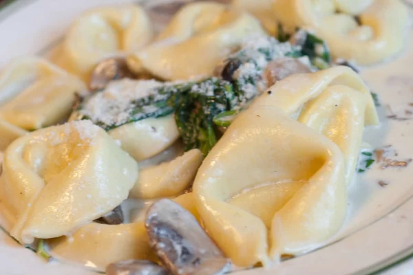 Dominick's- Tortelloni | Photo: Dominicks.com 