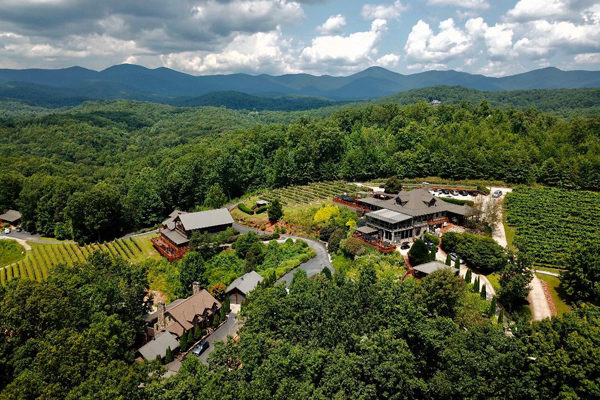 Wolf Mountain Vineyards | Photo: wolfmountainvineyards.com