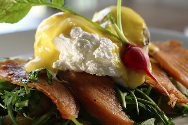 Woodlands Signature Benedict with smoked salmon from Woodlands Grill in Barnsley Resort.