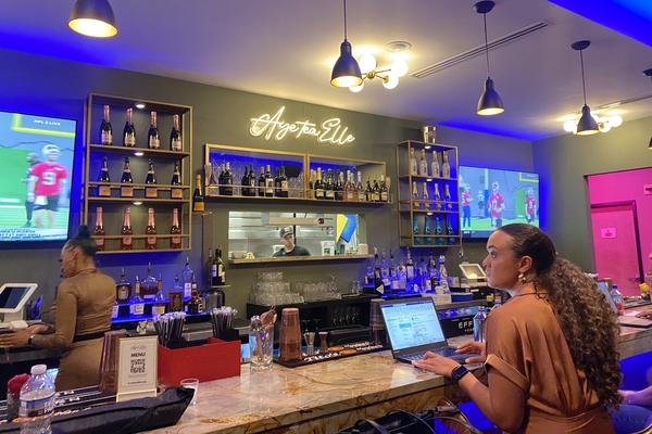 one of the bars at aye tea elle