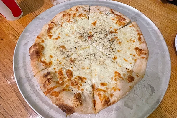 cheese pizza from felines 